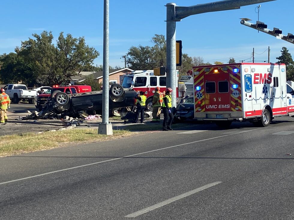 Injuries reported in crash at Parkway Dr. and Zenith Ave.