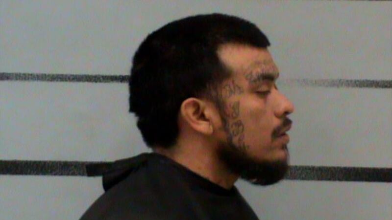 Un hombre y dos menores fueron arrestados luego de una persecución que terminó en el condado...