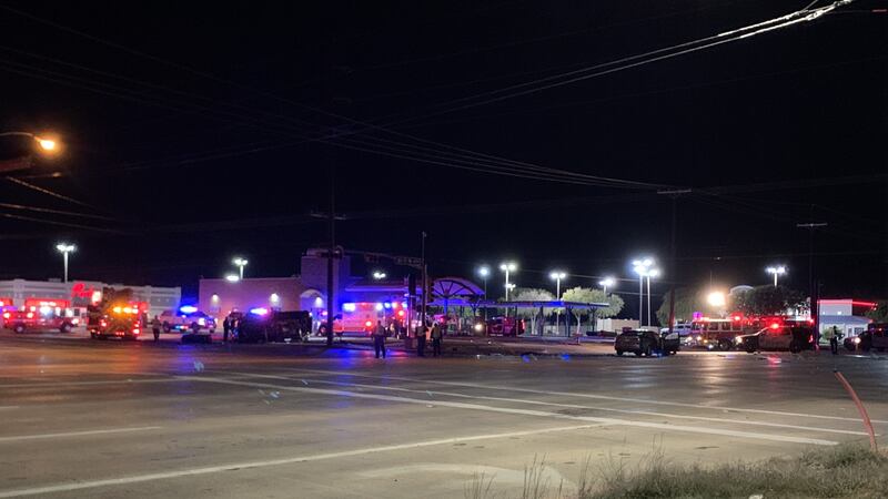 La policía está investigando un accidente nocturno en el norte de Lubbock que dejó a una...