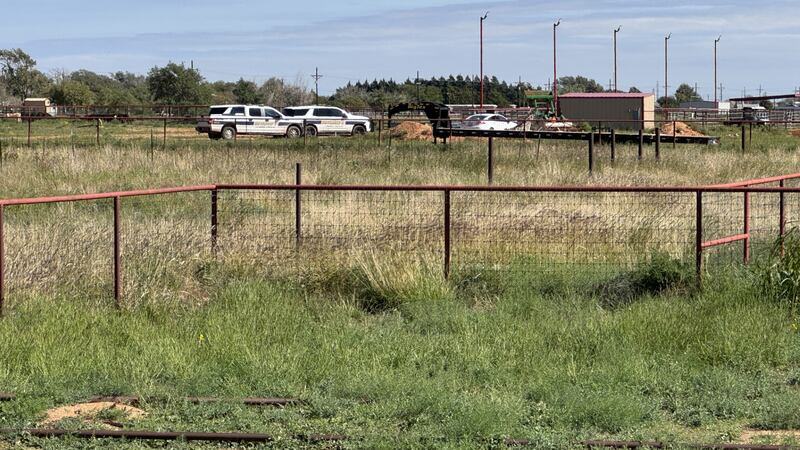 La Oficina del Sheriff del Condado de Lubbock responde a un accidente de tractor que involucra...